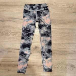 Athleta Kids Tie-Dye Leggings in Black and Pink
